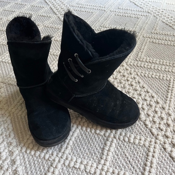 UGG black size 7 boots - Picture 2 of 7